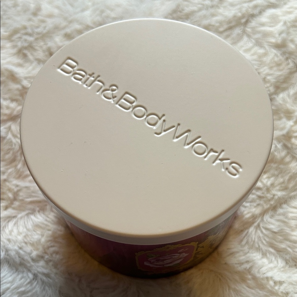 Bath & Body Works Rose Water & Ivy Candle - Picture 5 of 6
